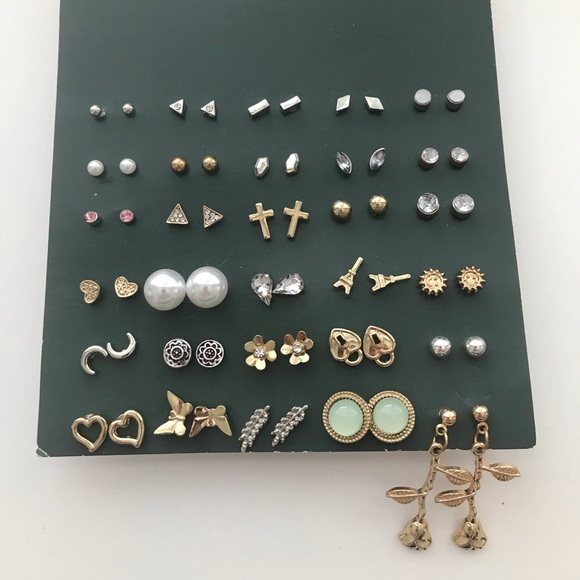 wild fable Jewelry - Wild Fable Stud Earrings set